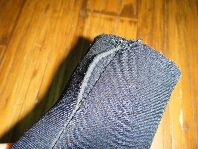 ウェットの袖のめくれ