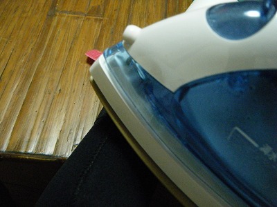 ジャージ用補修布をアイロンで貼り付ける